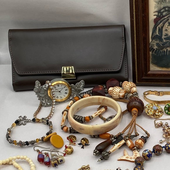 Vintage Junk Drawer Jewelry Lot & Miscellaneous Items - Picture 3 of 9